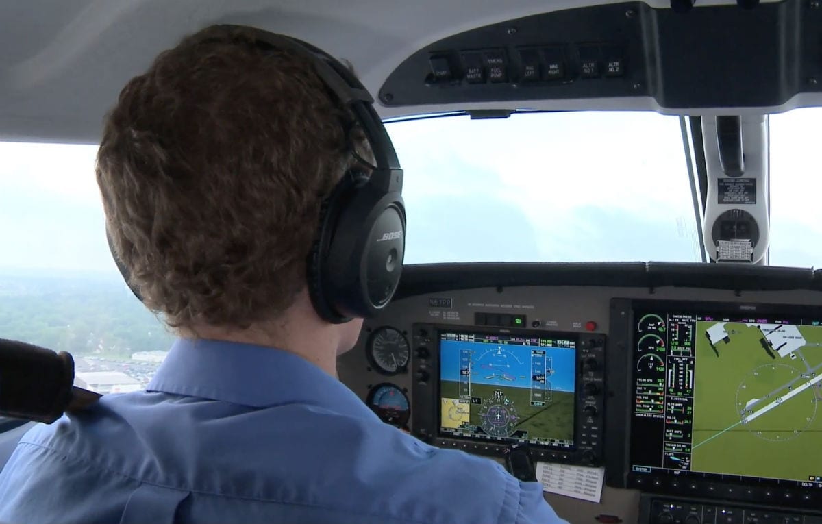 Pilot in G1000 cockpit