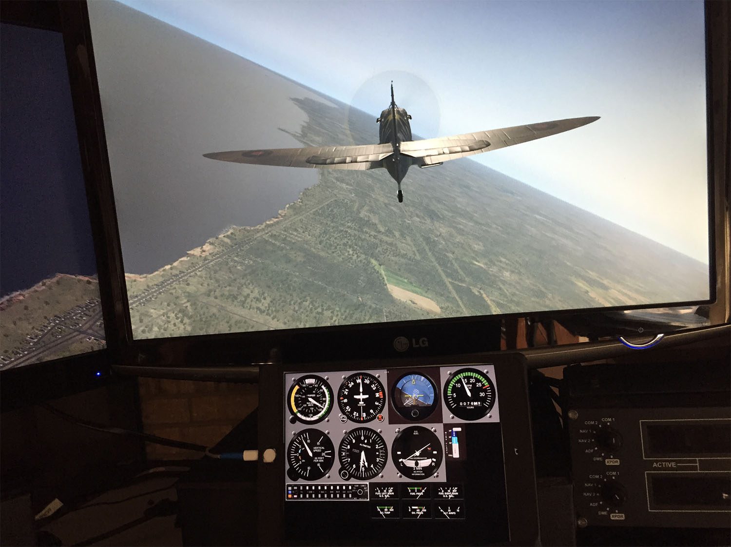 Building a frugal flight simulator : Air Facts Journal